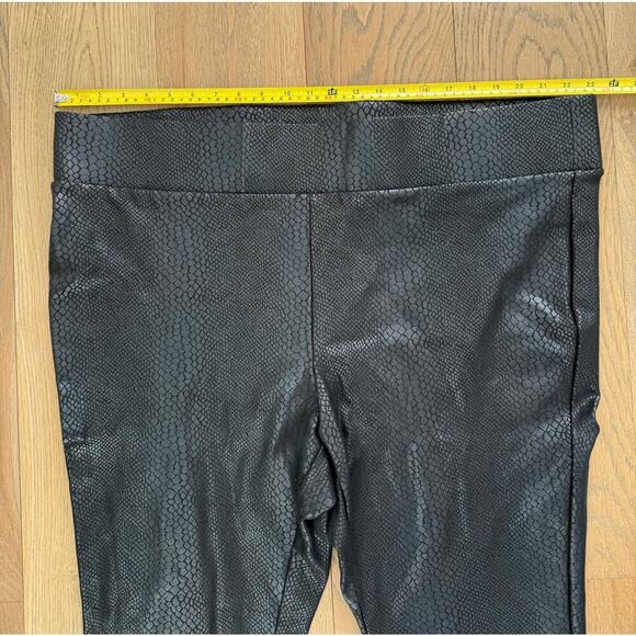 Torrid Black Faux Snakeskin Cropped Legging Elastic Waist 4 (4X) - Picture 4 of 8